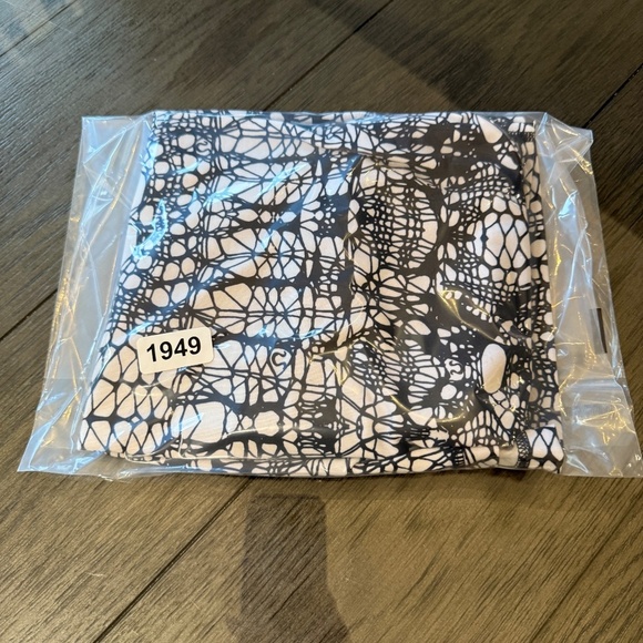 Lululemon Power Y Tank White Black Glacier Lace 31949 - Picture 10 of 10